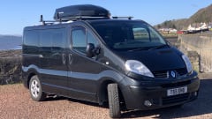 VangelaCampervan – 2 berth Renault Trafic auto campervan close to Edinburgh Airport 