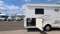 McLouis Sovereign 78 – Very luxurious, modern 5-person camper, freedom with real comfort