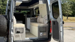 The North Mate – 3-persoons Mercedes-Benz campervan uit 2019