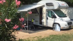 Dethleffs A5881 – Luxury 6-person Dethleffs camper 2x Airco, Navi, bunk bed