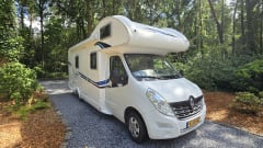 New spacious alcove camper with 7 sleeping places and air conditioning in the house.