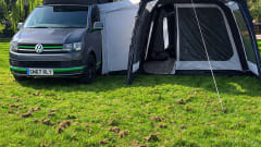 Riley – 🚐 Cozy 4-Berth VW Camper