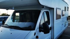 Burstner – Camper with a double bed and two singles to get around Sardinia