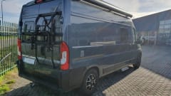 De Grijze XL – Hymer Bus Camper. 4 pers. Automatic 2020
