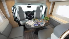 Luxury 4 berth Roller Team T-Line 785