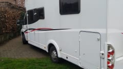 Comfortable, well equipped Sunlight T69 for 4 people from 2014