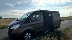Ford-Wohnmobil mit 4 Schlafplätzen aus dem Jahr 2017