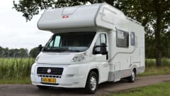 Beautiful complete and very neat 6-person camper (Fiat Ducato Adria Mobil)
