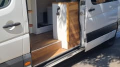 Zeb – Grand hôtel mobile, près de Gatwick, avec WC et douche. Chambre d'hôtel sur roues.