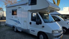 Beautiful spacious 6 person Mclouis family camper (2006)