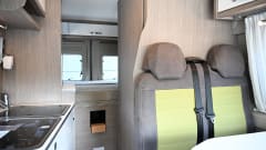 4p Pössl bus uit 2019