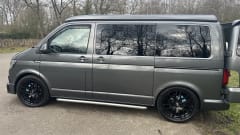 Camper van Dijk – 4 berth Volkswagen Transporter Pop Top Camper