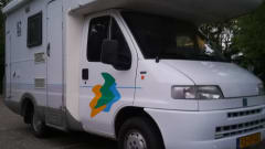 nooitgedacht – Beautiful compact alcove camper with bicycle rack, camper is as new, 120000 km