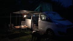 4p Ford campervan uit 2017