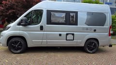 Grizzly the Gray – Self-sufficient Peugeot Boxer Camper for 2 Persons