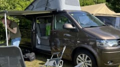 4p Volkswagen campervan uit 2014