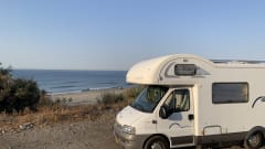 Hymer – Nice Hymer (alcove) camper with air conditioning and cruise control