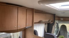 Camper unico e tranquillo per famiglie, ideale per 4 persone.