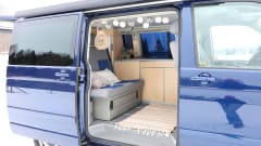 Uggla – VW California Ocean für 4 Personen mit Sitz- und Schlafmöglichkeit