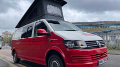 Reddy – VW Transporter MANUAL Pop Top 4 Berth