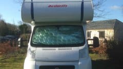 Dethleffs A5881 – Luxury 6-person Dethleffs camper 2x Airco, Navi, bunk bed