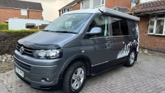 Dougie – Beautiful converted VW T5.1 Transporter 4 berth