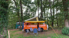 Orange  – Hip Orange retro Volkswagen T-2 Camper