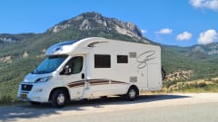 Beautiful 2 to 5 person MC Louis Sovereign 60G motorhome