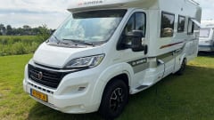 5p Adria Mobil semi-integrated uit 2016