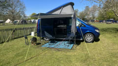 Booster Blue – Mercedes Viano bus camper