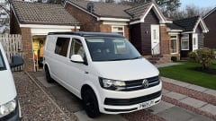 ‘Fozzie’ – VW-Campingbus mit 4 Schlafplätzen ab Baujahr 2019