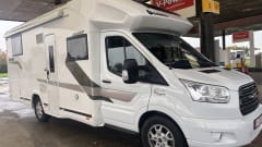 Cemi-casa-on-weels – 4p Benimar semi-integrated uit 2017