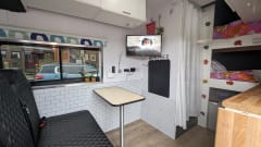 Vannie Annie – 5 berth family friendly campervan