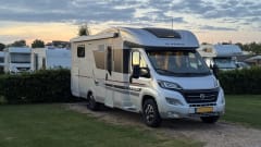 Adria – Luxe 5p Adria Matrix 670 SBC Platinum Camper 