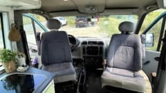 Betsie – 2p Renault campervan uit 2002