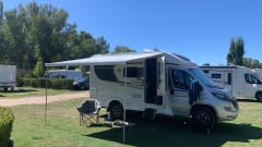 Arthur – Camping-car 2021 Automatique Lit Français Starlink WiFi Illimité 