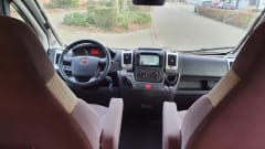 Hymer Grand Canyon, automatic, km free, 4 persons from 2017