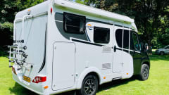 Comfort 5.9 – Carado Semi-Integral 2-4 persons Compact