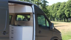Bounty – Luxury design off grid Mercedes-Benz bus camper