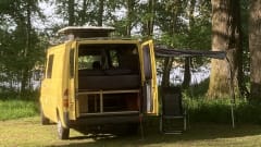 Sunshine – Kingsize bed camper van, recently installed