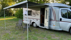 Spacious Luxury 2P Hymer Semi-integrated