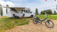 Mergelland – New (2024!) Luxury Sun Living camper 4 pers. + electric folding bike