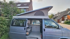 4p Volkswagen campervan from 2002