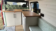Clifford  – Mercedes campervan met 4 slaapplaatsen