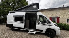 Bonny – 4p Carado campervan from 2024
