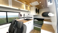 Vanessa – 5 berth Family Van