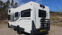 Mario – The ultimate off grid motorhome! Rent "Mario" the Motorhome!