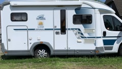 “De Zeeuwse Parel” – luxury 2-person camper for rent