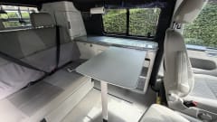 Off-grid – VW T5 GP 2013 met California Interieur