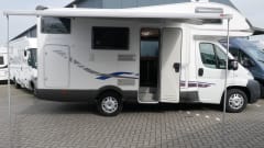 McLouis M700, 6 couchages et assises.